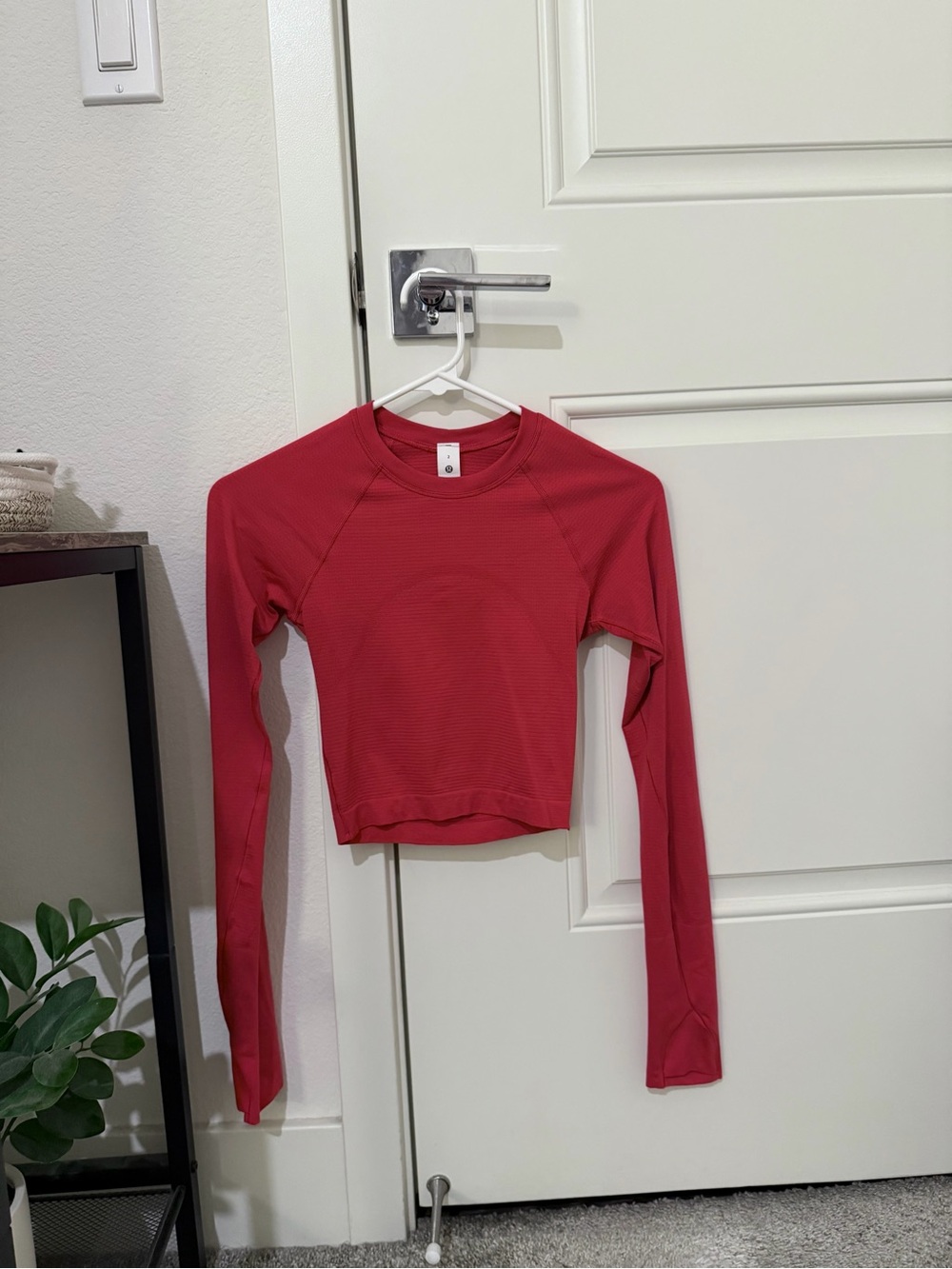 Lululemon Pink Dragonfruit Swiftly Cropped Long Sleeve